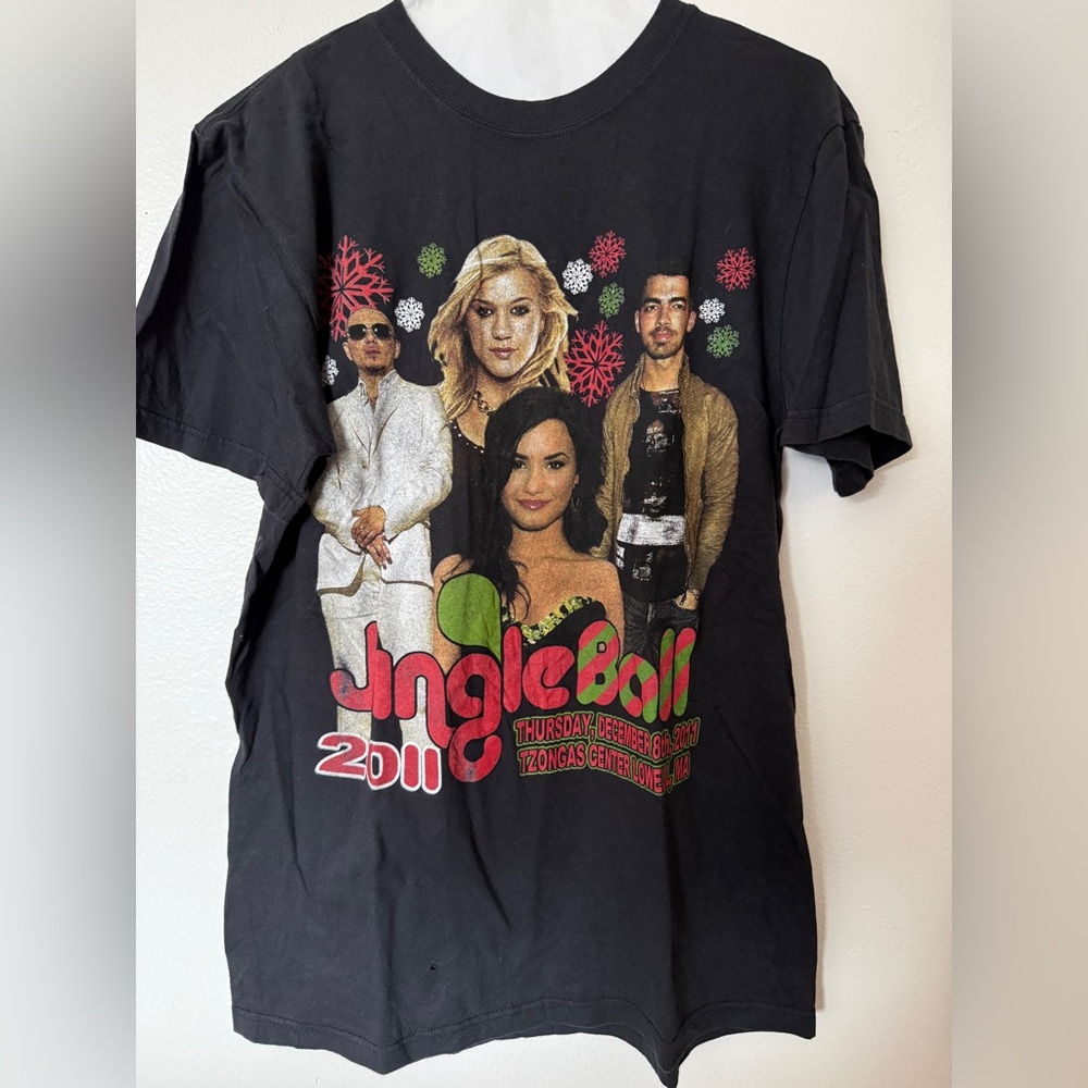 Jingle Ball 2011 concert T-Shirt